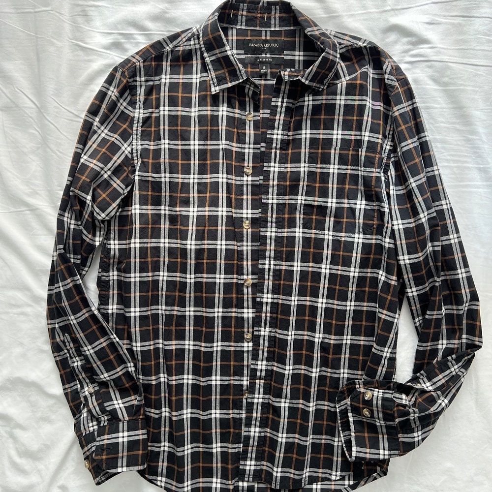 Banana Republic Button Shirt Black White Gold Plaid Men's Small Untucked Fit